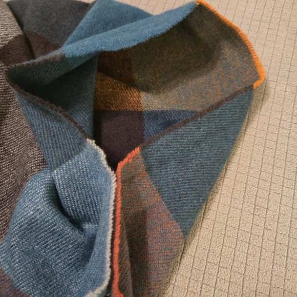 Sonoma Shawl/Wrap/Ruana- one size fits all - Picture 12 of 12